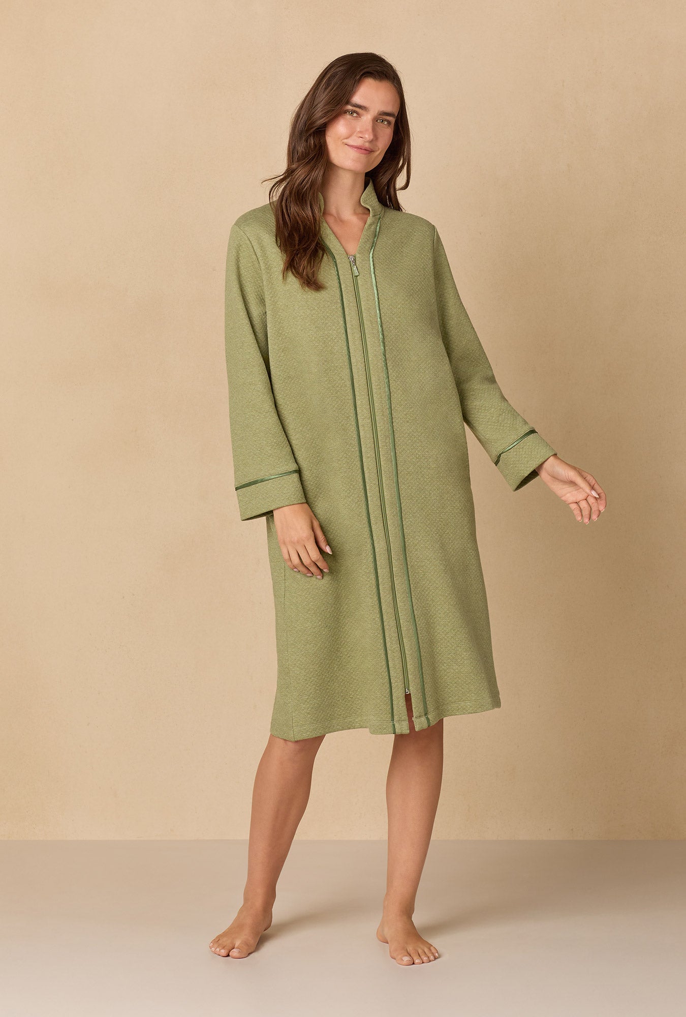 Heather Sage Diamond Quilted Zip Robe